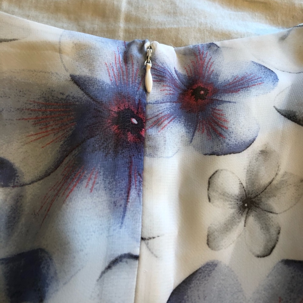 Dress - Picture 7 of 7